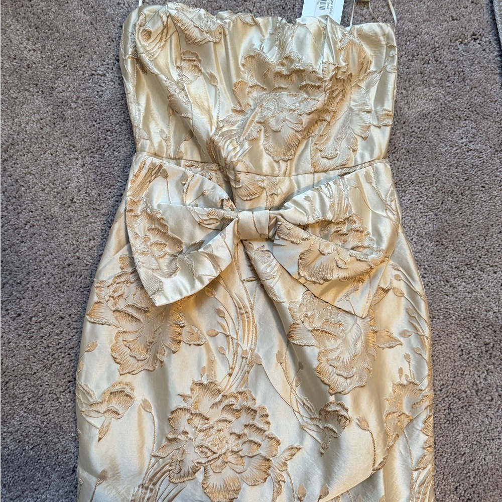 Elegant Gold Floral Strapless Dress